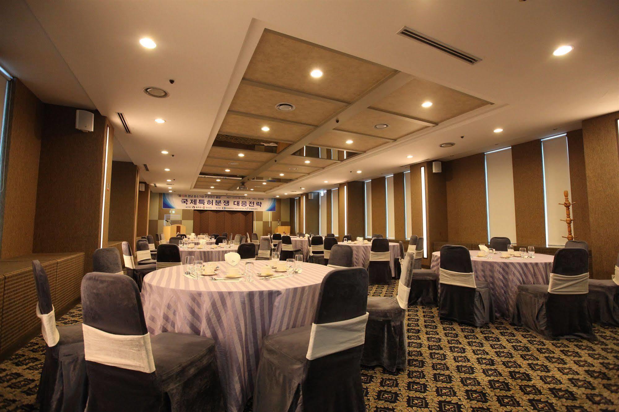 Changwon Hotel Exterior foto